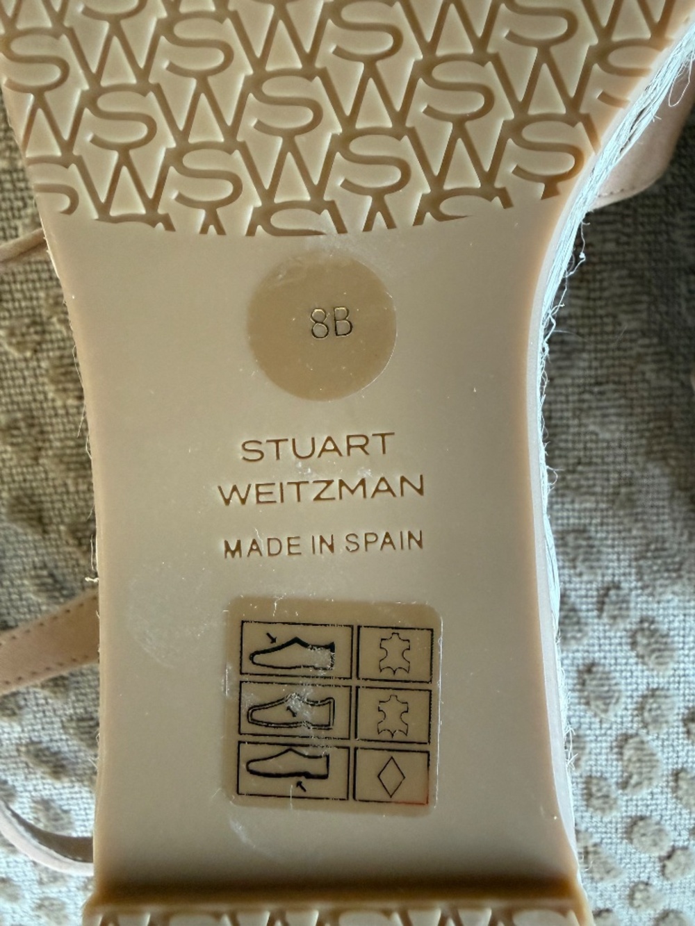 Stuart Weitzman - Picture 7 of 9